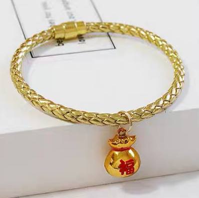 - Pet Collar Gold Color L 35Cm